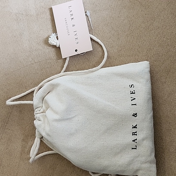 Scarves set of 2. New in pouch - Picture 1 of 5